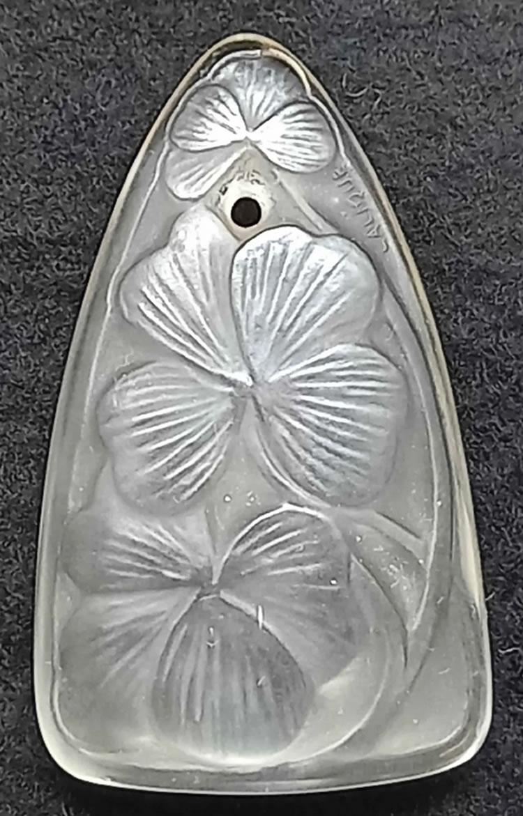 Rene Lalique  Trefles Pendant 