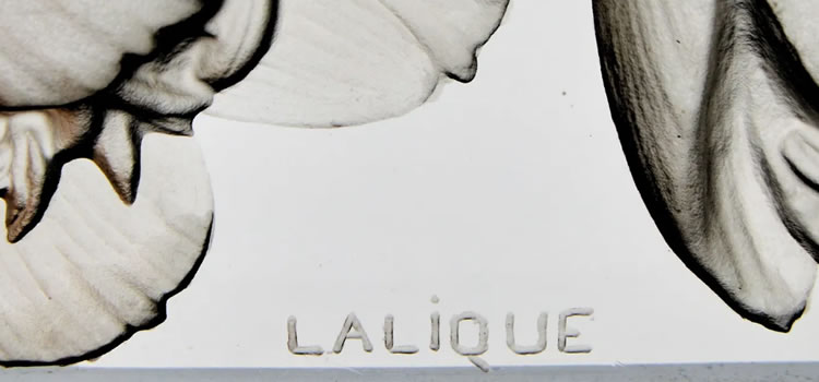 R. Lalique Tulipes Table Decoration 2 of 2