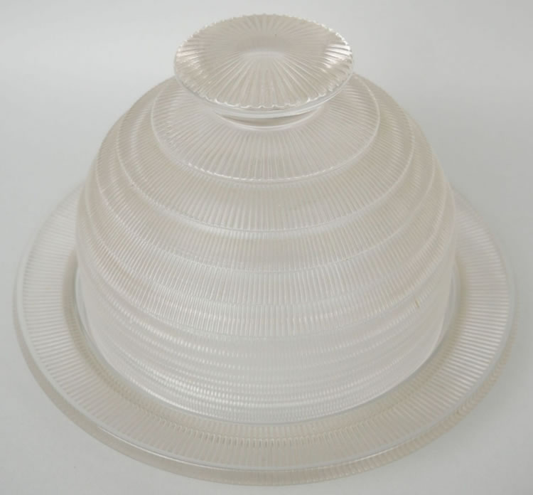 R. Lalique Wingen Cloche a Fromage 2 of 2
