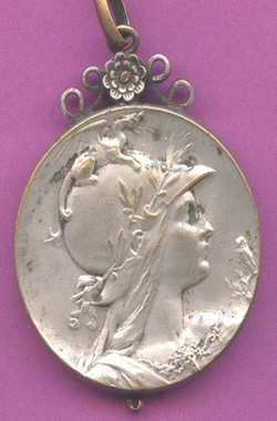 Fake Rene Lalique Pendant Of Helmeted Female Figure In Medallion