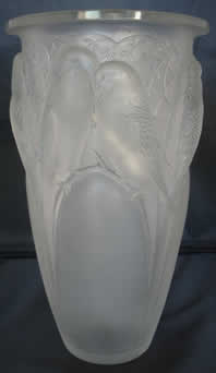 R Lalique Vase Ceylan