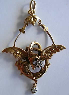 Rene Lalique Fake Jewelry Pendant