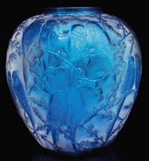 Lalique Vase Perruches in Blue Glass
