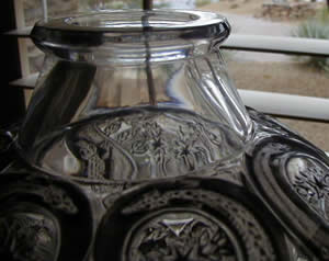 R. Lalique Lezards Et Bluets Vase Close-Up